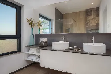 Elegant Seaview Villa with Pool in Okrug Gornji