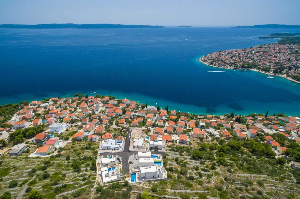 Elegant Seaview Villa with Pool in Okrug Gornji