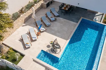 Contemporary Seaside Villa with Pool – Okrug Gornji