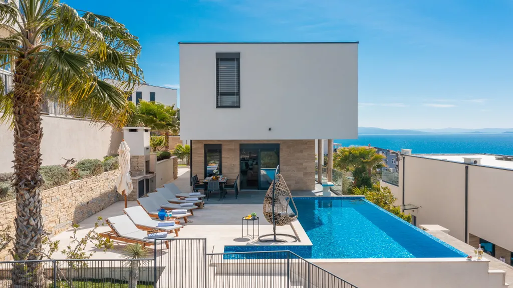 Contemporary Seaside Villa with Pool – Okrug Gornji