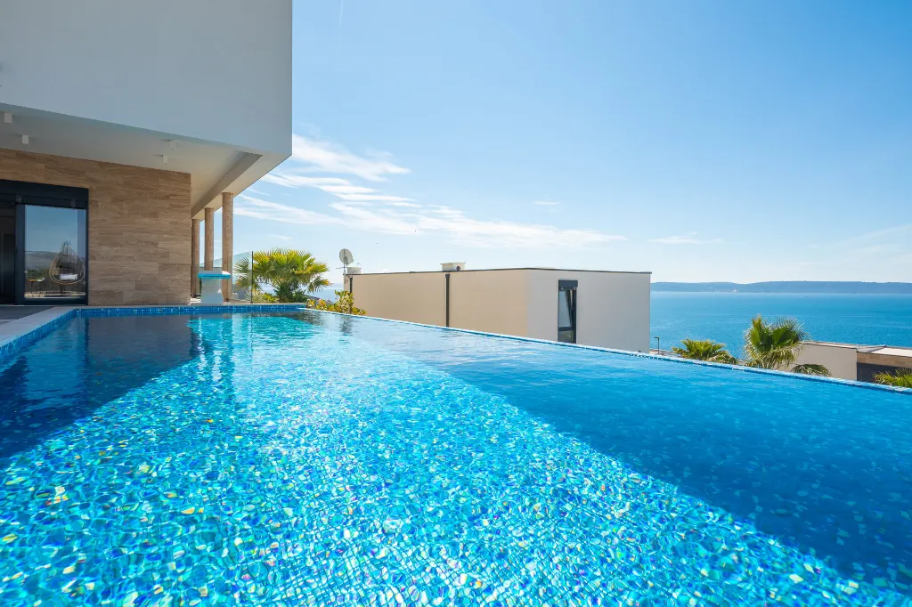 Contemporary Seaside Villa with Pool – Okrug Gornji