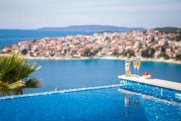 Contemporary Seaside Villa with Pool – Okrug Gornji