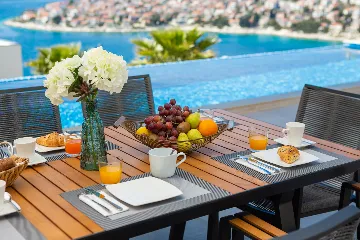 Contemporary Seaside Villa with Pool – Okrug Gornji