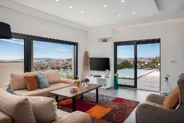 Contemporary Seaside Villa with Pool – Okrug Gornji