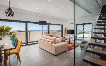 Contemporary Seaside Villa with Pool – Okrug Gornji