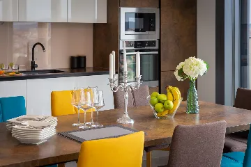 Contemporary Seaside Villa with Pool – Okrug Gornji