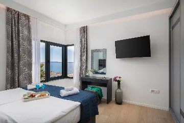 Contemporary Seaside Villa with Pool – Okrug Gornji