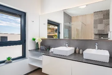 Contemporary Seaside Villa with Pool – Okrug Gornji