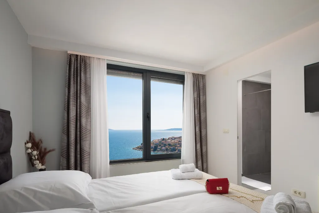 Contemporary Seaside Villa with Pool – Okrug Gornji