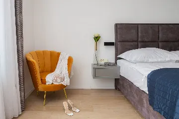 Contemporary Seaside Villa with Pool – Okrug Gornji