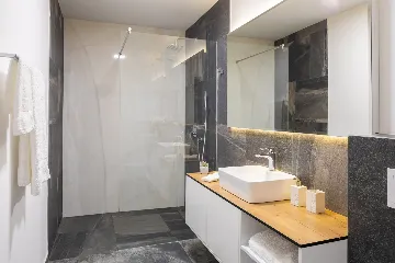 Contemporary Seaside Villa with Pool – Okrug Gornji