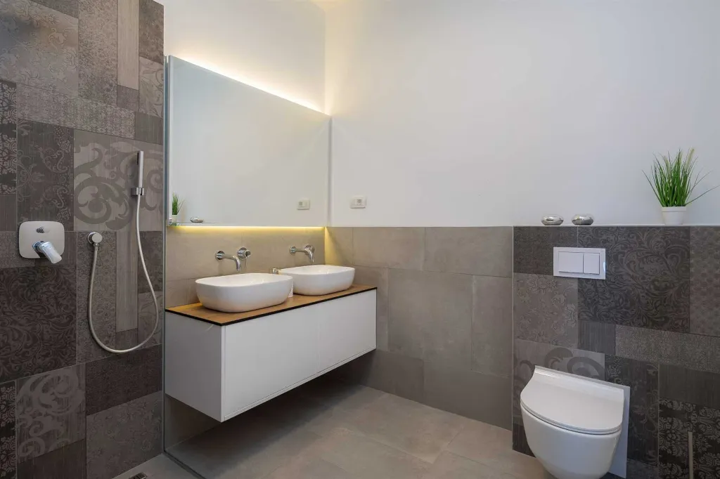 Contemporary Seaside Villa with Pool in Okrug Gornji