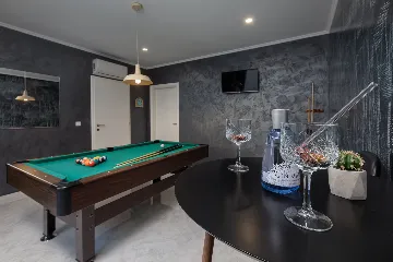 Contemporary Villa with Infinity Pool in Makarska