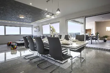 Contemporary Villa with Infinity Pool in Makarska