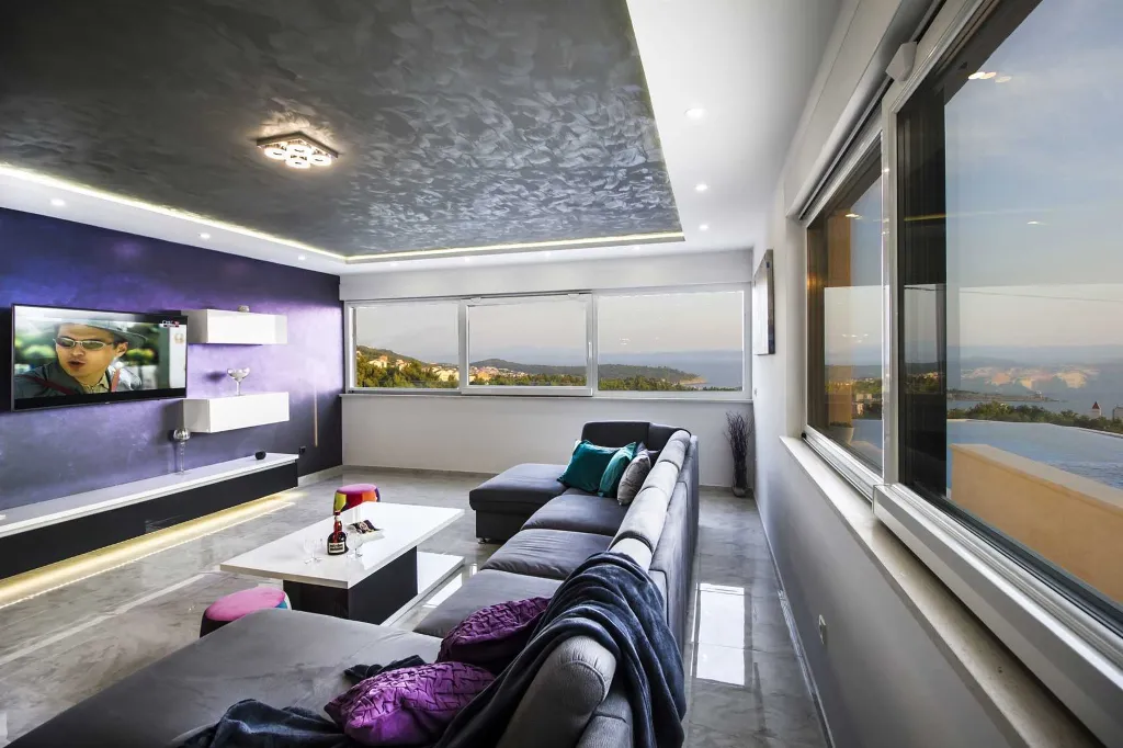 Contemporary Villa with Infinity Pool in Makarska
