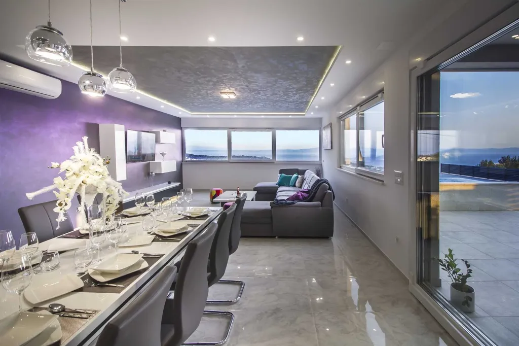 Contemporary Villa with Infinity Pool in Makarska