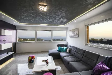 Contemporary Villa with Infinity Pool in Makarska