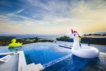 Contemporary Villa with Infinity Pool in Makarska