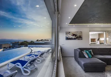 Contemporary Villa with Infinity Pool in Makarska