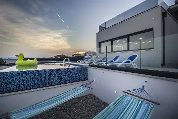 Contemporary Villa with Infinity Pool in Makarska