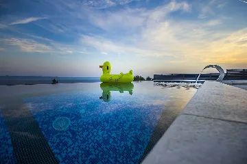 Contemporary Villa with Infinity Pool in Makarska
