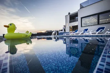 Contemporary Villa with Infinity Pool in Makarska