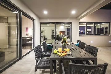 Contemporary Villa with Infinity Pool in Makarska