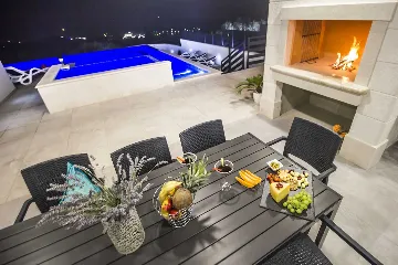 Contemporary Villa with Infinity Pool in Makarska