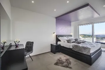 Contemporary Villa with Infinity Pool in Makarska