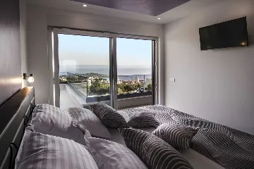 Contemporary Villa with Infinity Pool in Makarska