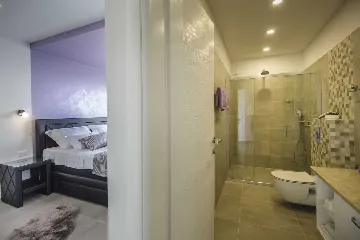 Contemporary Villa with Infinity Pool in Makarska