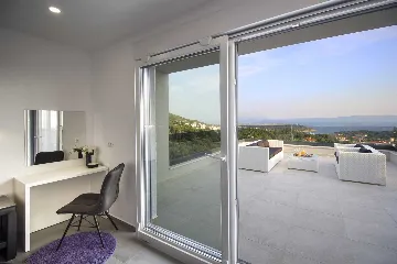 Contemporary Villa with Infinity Pool in Makarska