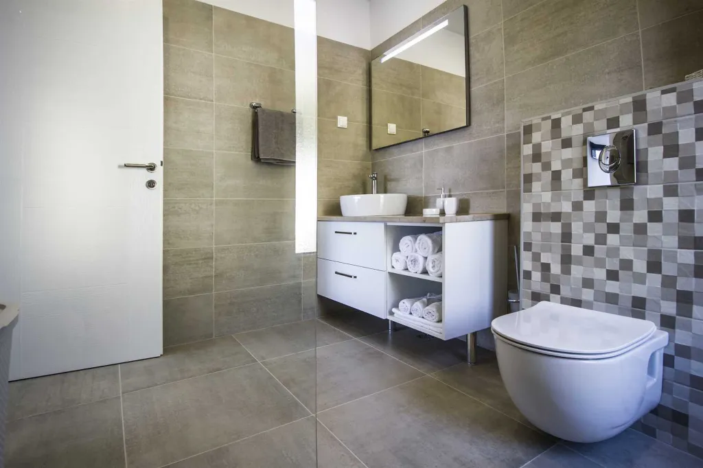 Contemporary Villa with Infinity Pool in Makarska