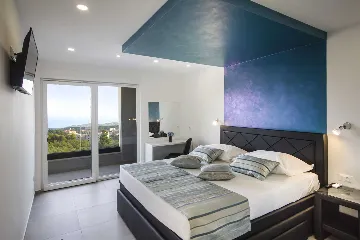 Contemporary Villa with Infinity Pool in Makarska