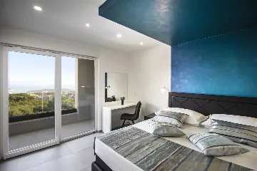 Contemporary Villa with Infinity Pool in Makarska