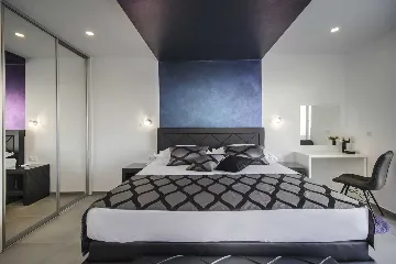 Contemporary Villa with Infinity Pool in Makarska