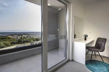 Contemporary Villa with Infinity Pool in Makarska