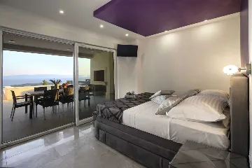 Contemporary Villa with Infinity Pool in Makarska