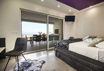 Contemporary Villa with Infinity Pool in Makarska