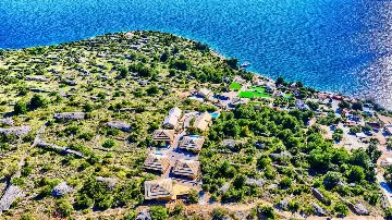 Seaside Escape Villa with Pool – Murter