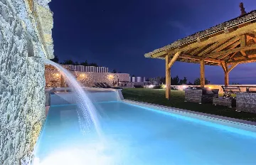 Seaside Escape Villa with Pool – Murter