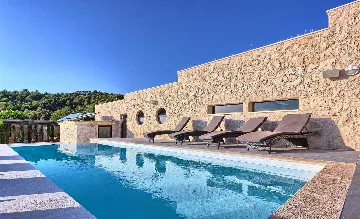 Seaside Escape Villa with Pool – Murter