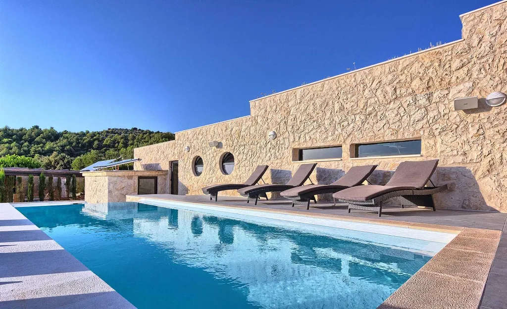 Seaside Escape Villa with Pool – Murter