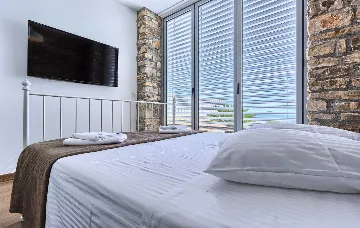 Seaside Escape Villa with Pool – Murter