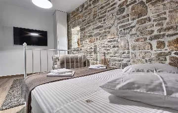 Seaside Escape Villa with Pool – Murter