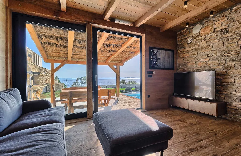 Seaside Escape Villa with Pool – Murter