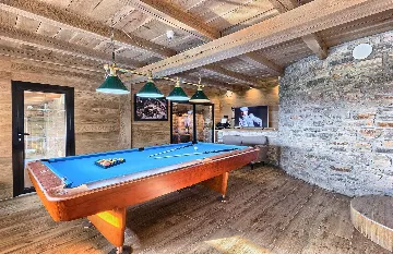 Seaside Escape Villa with Pool – Murter