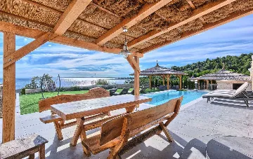 Seaside Escape Villa with Pool – Murter