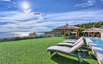 Seaside Escape Villa with Pool – Murter