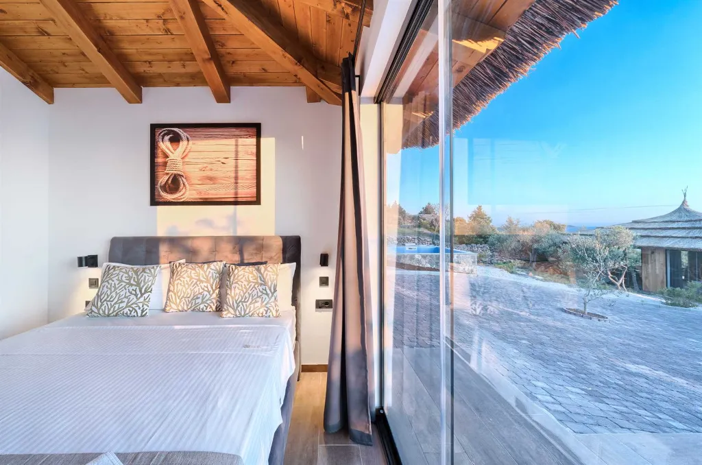 Beachside Bungalow Retreat with Pool in Murter